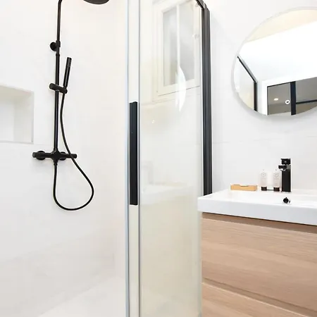 Apartment Cmg - Gare De L'est - Marche Saint Pierre